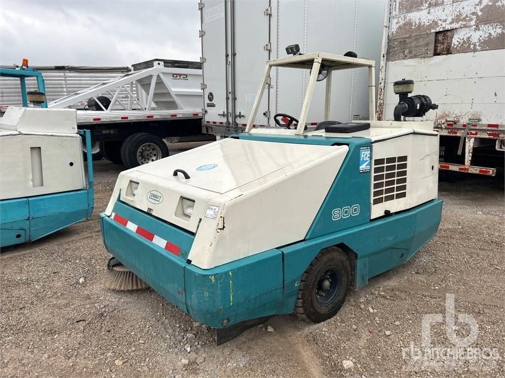 Tennant 800 Sweepers
