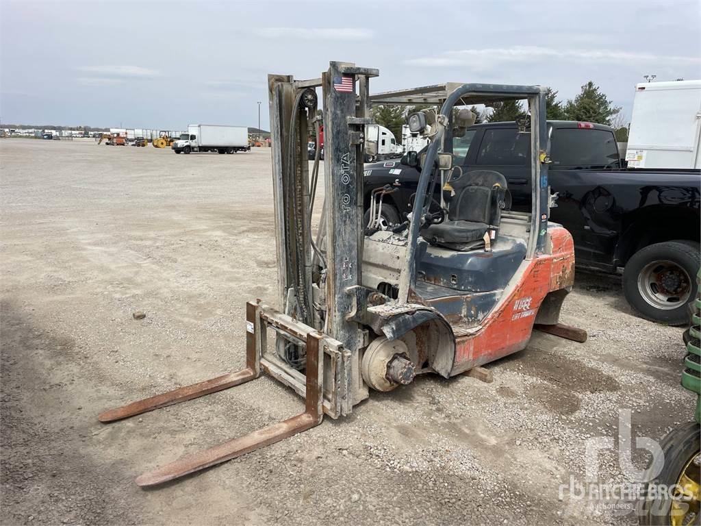 Toyota 8FGU25 Diesel trucks