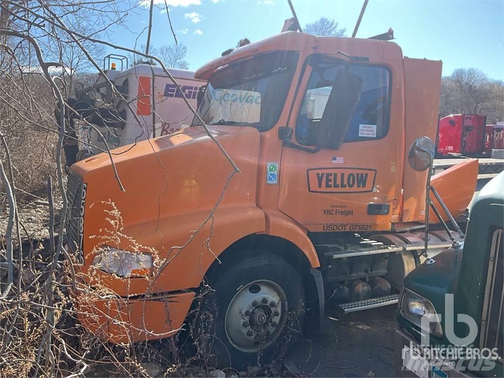 Volvo VNM Prime Movers