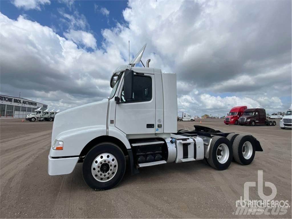 Volvo VNM200 Prime Movers