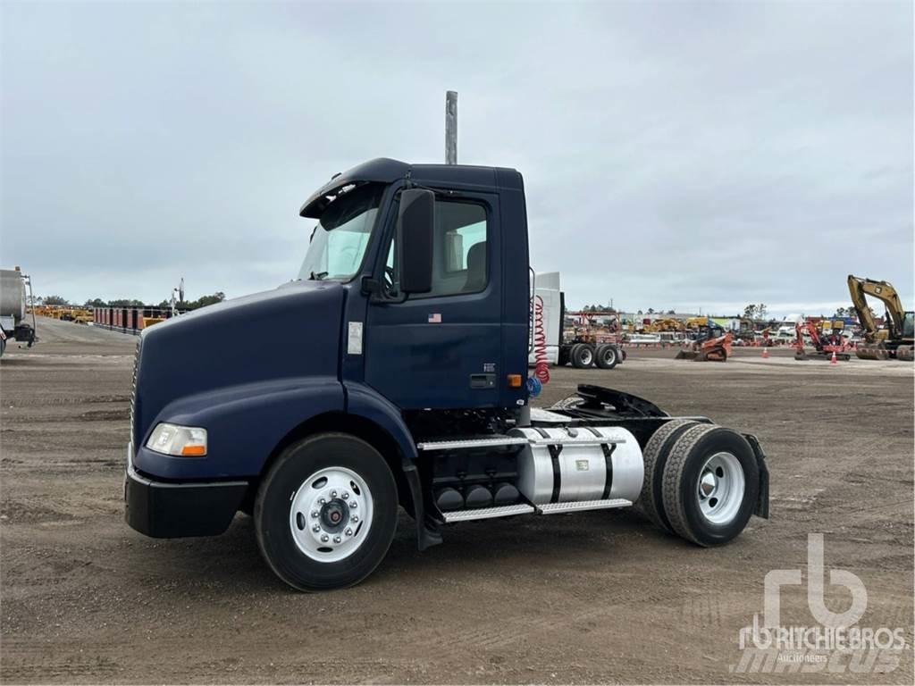 Volvo VNM200 Prime Movers