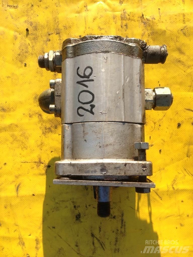 O&K 2460288L Hydraulics
