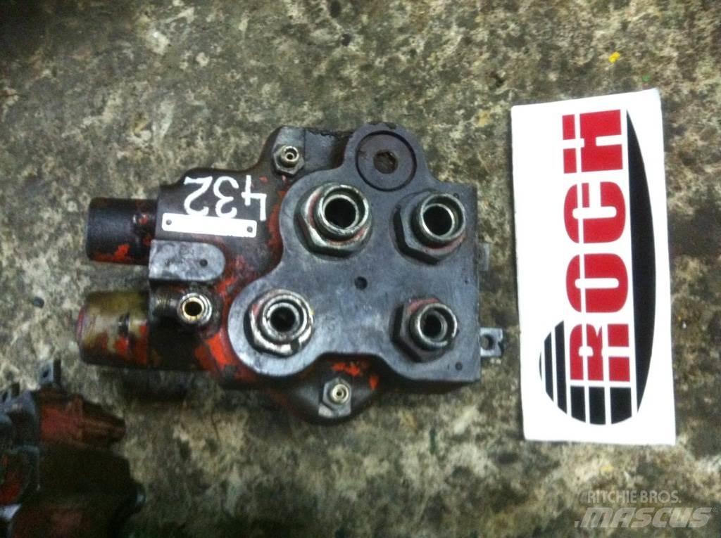 O&K 902 303 - 2 SEKCYJNY Hydraulics