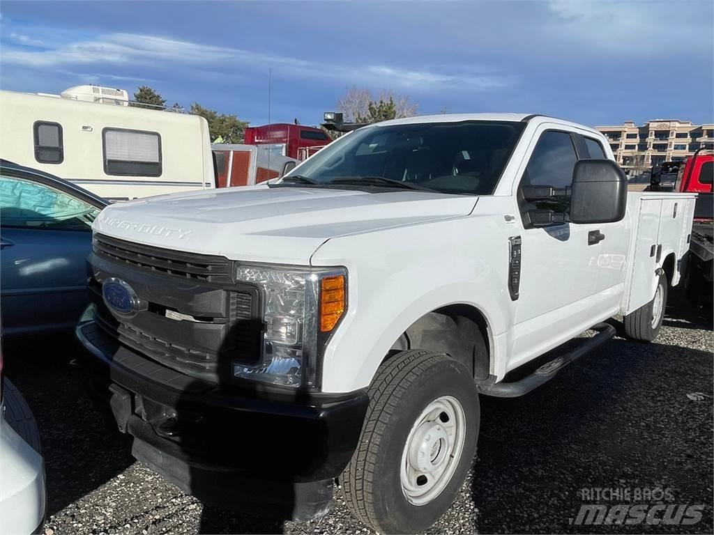 Ford F250 Recovery vehicles