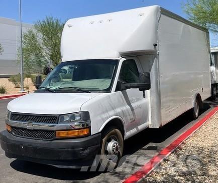 GMC Savana 4500 Box trucks