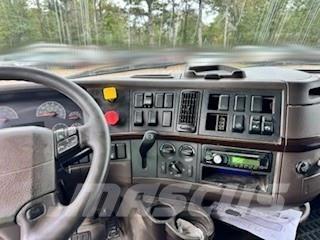 Volvo VNL64T780 Prime Movers