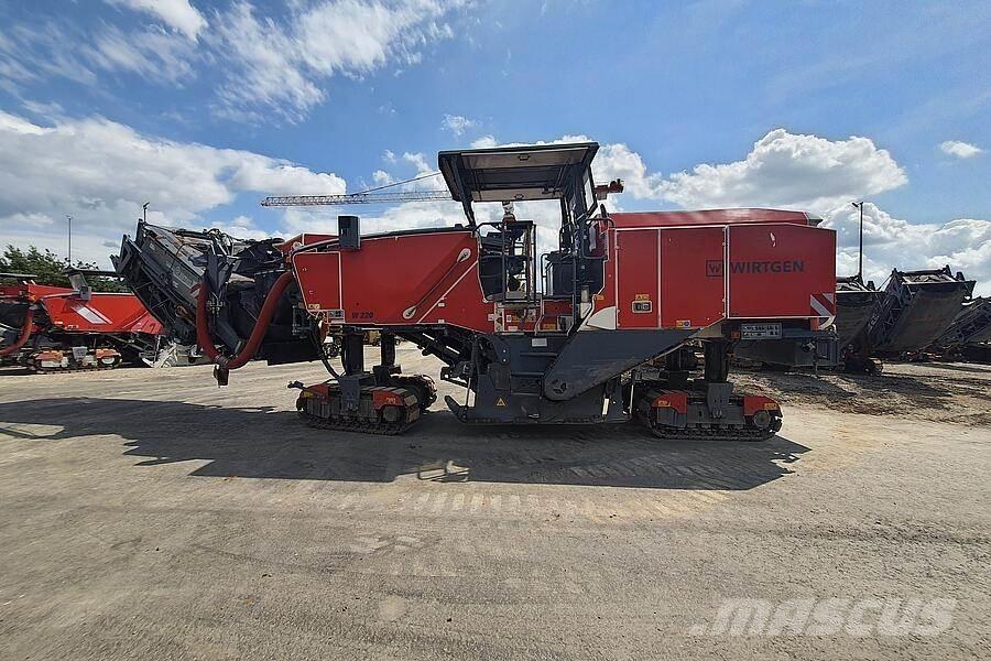 Wirtgen W 220 Asphalt cold milling machines