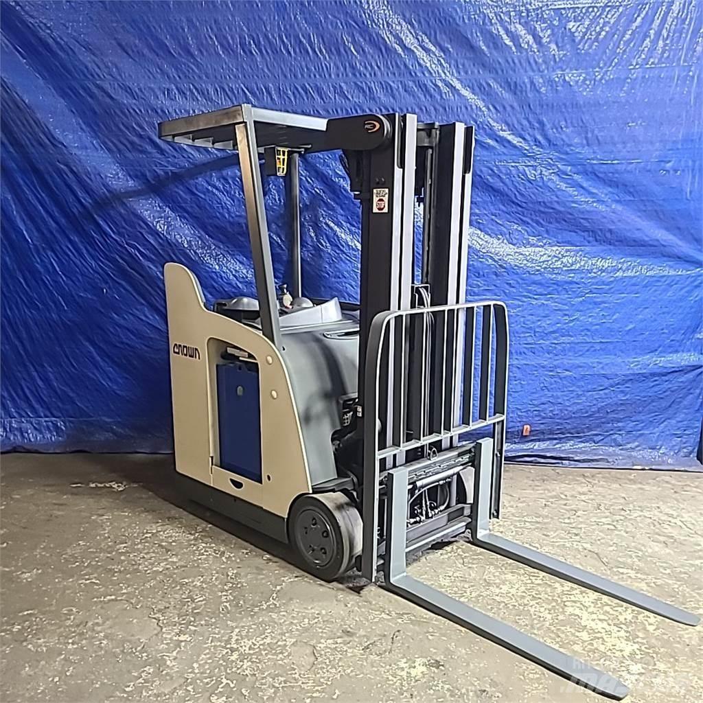 Crown RC5530C-30 Electric forklift trucks