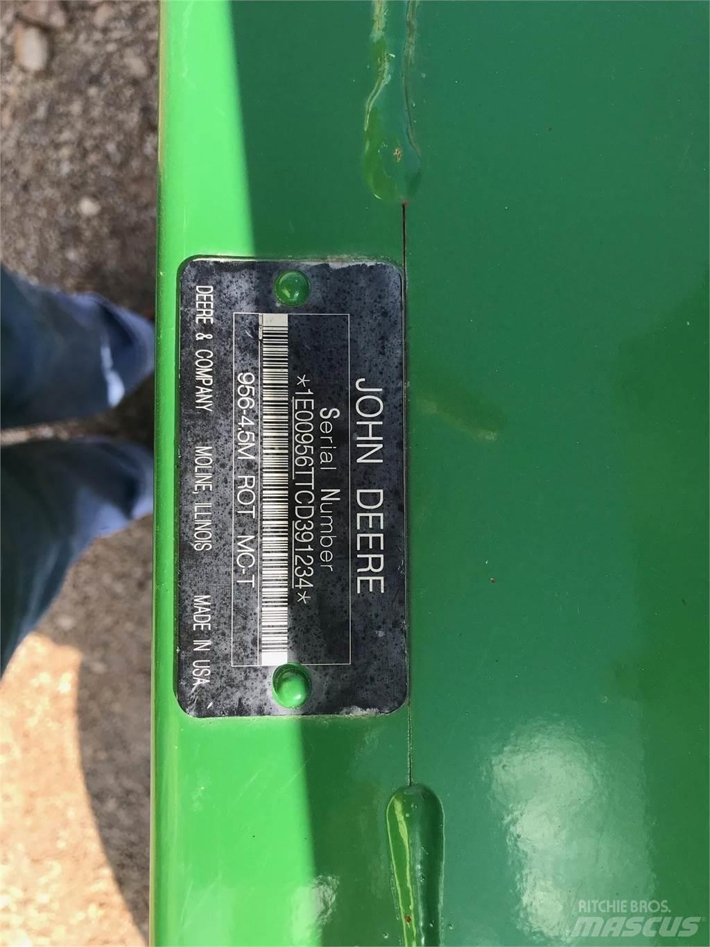 John Deere 956 Windrowers