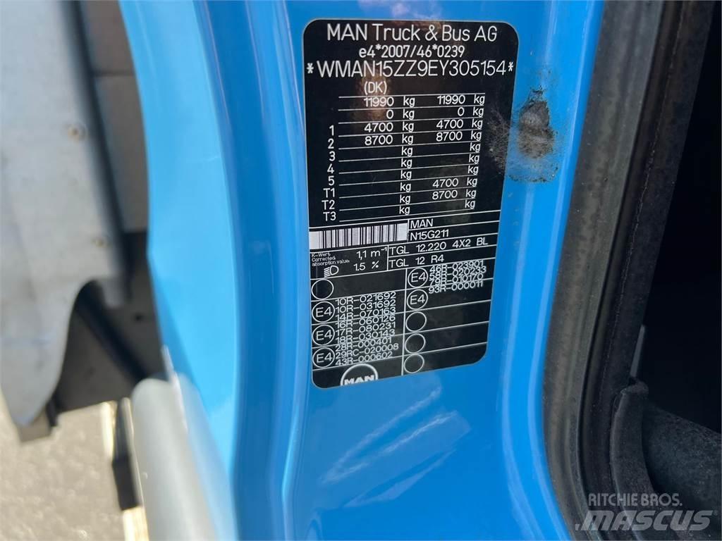 MAN TGL 12-220 BL Curtain sider trucks