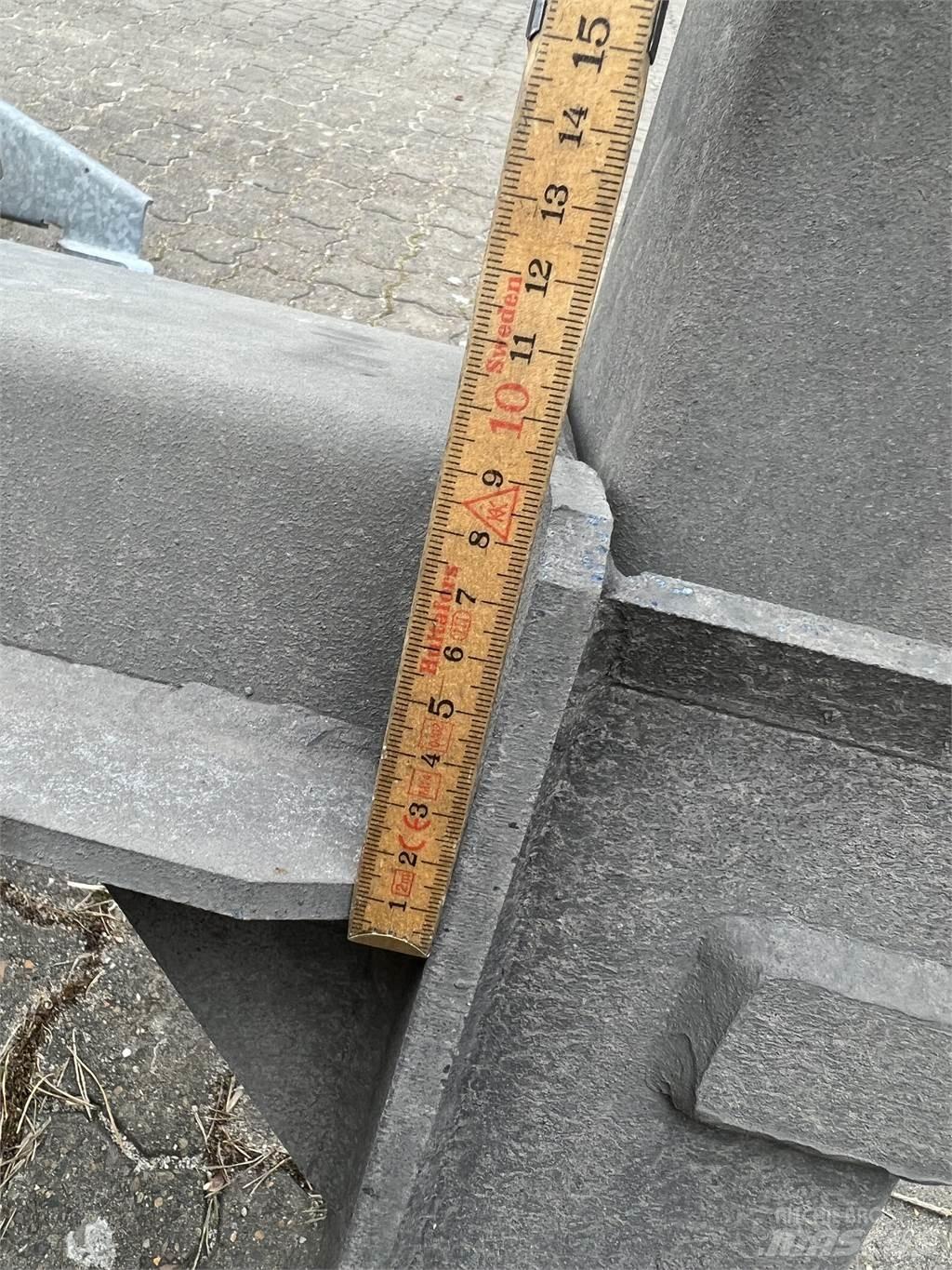   Demountables