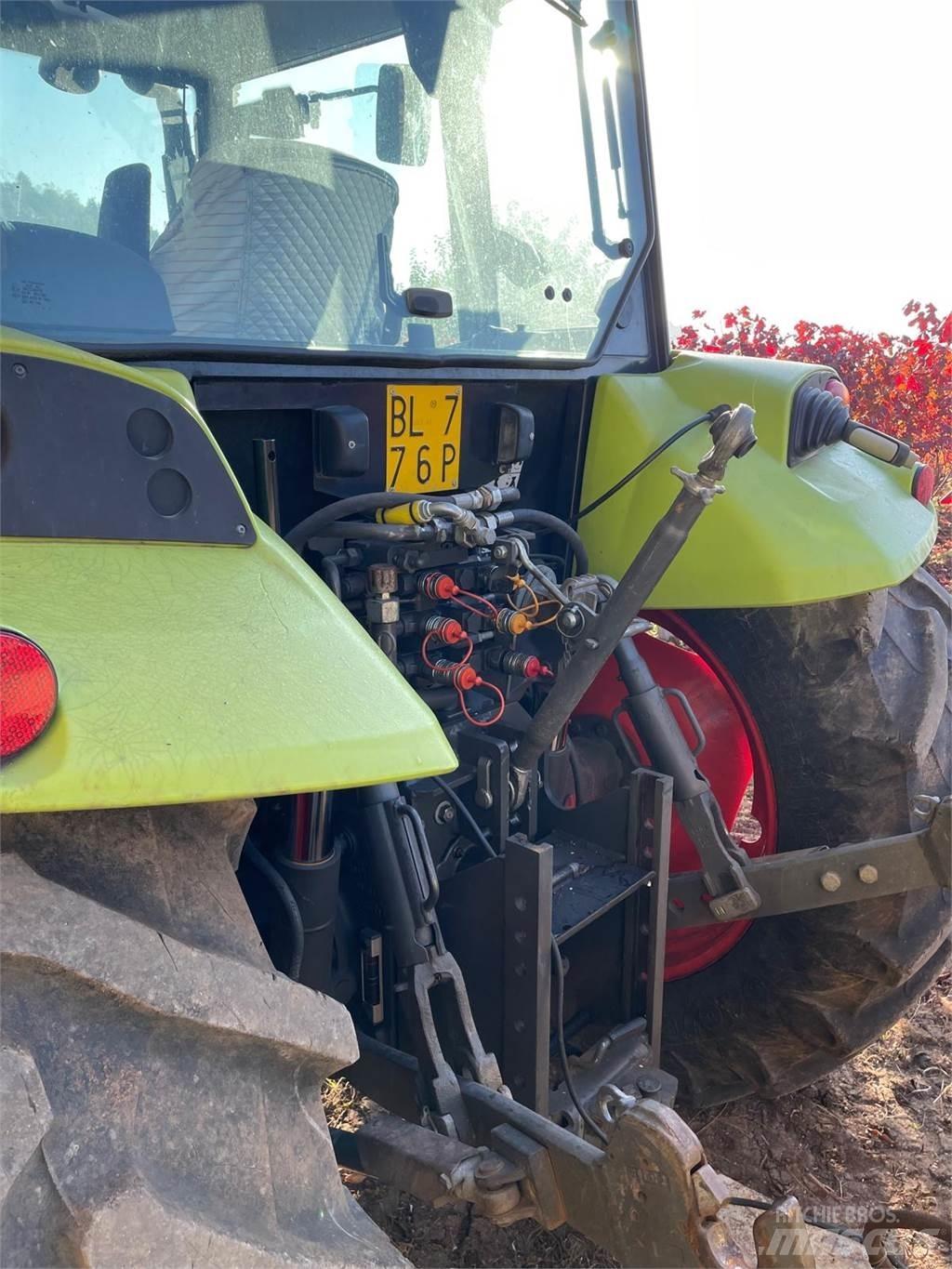 CLAAS AXOS 340 Tractors