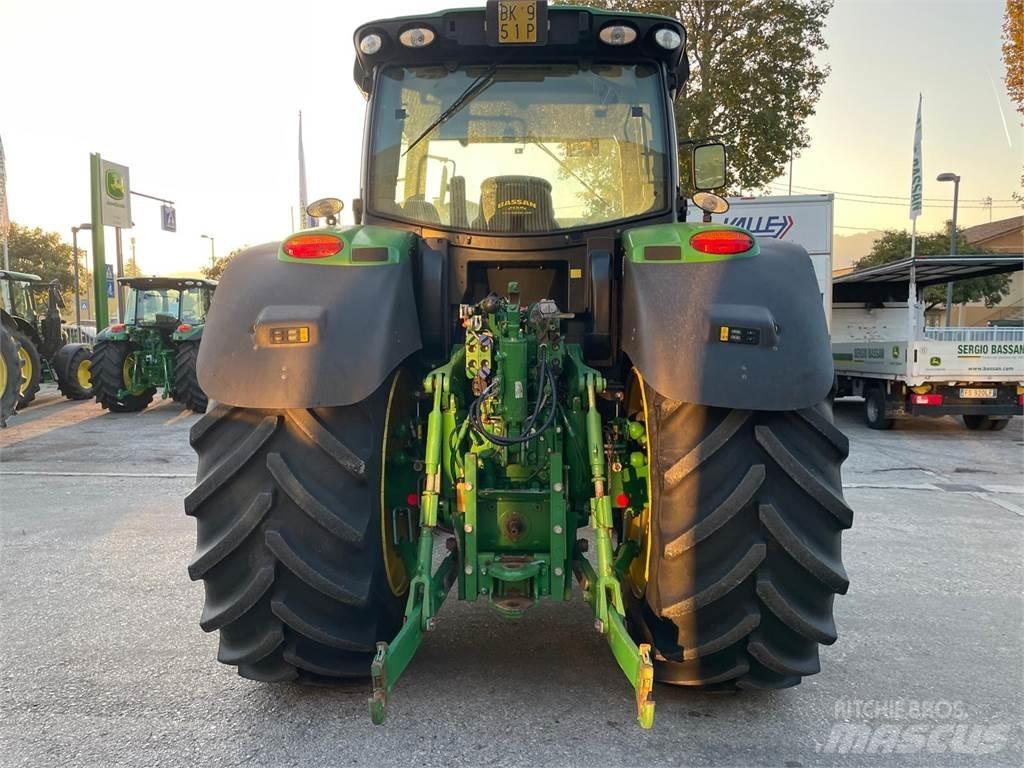 John Deere 6210 R Tractors