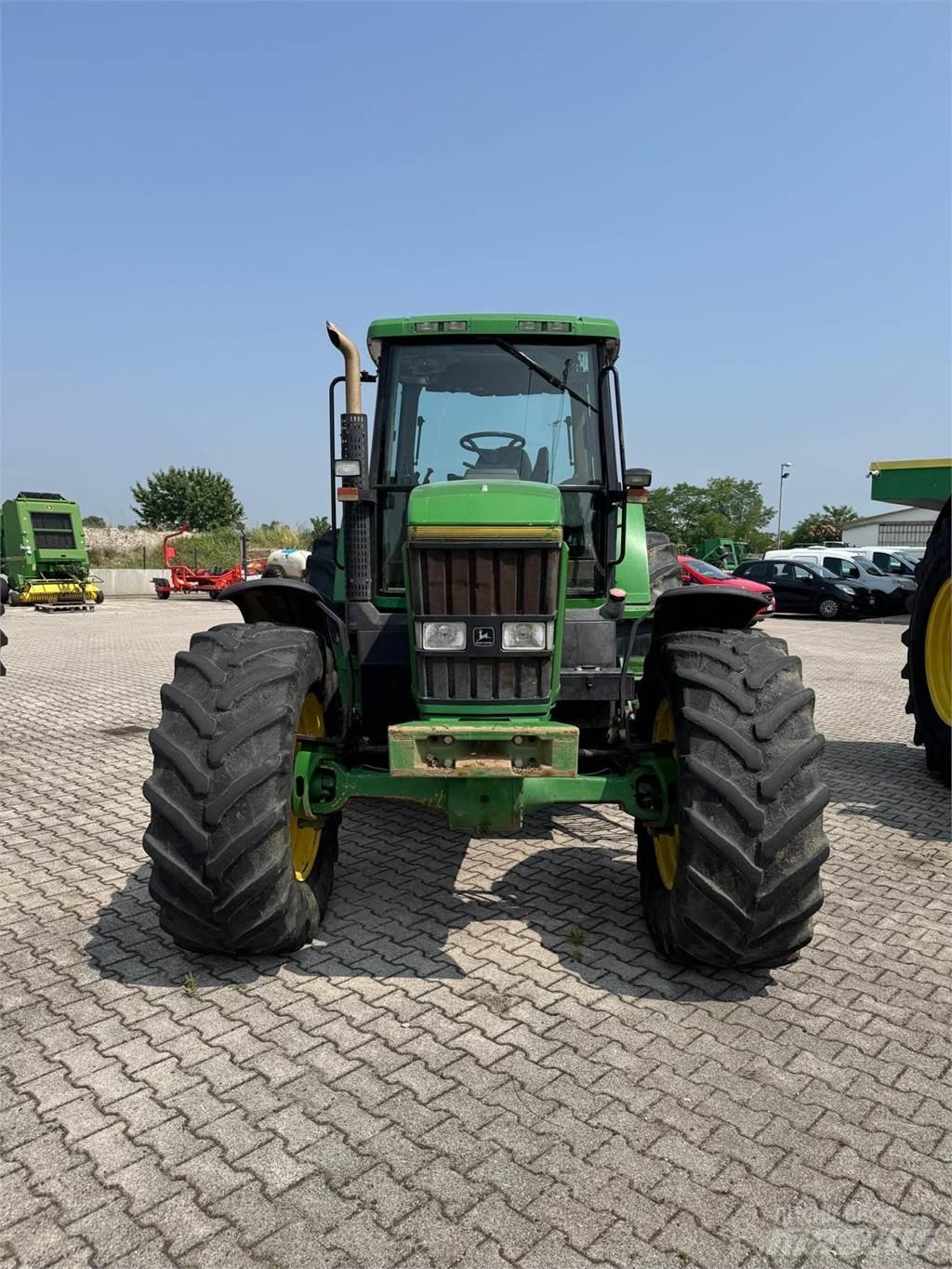 John Deere 7800 Tractors