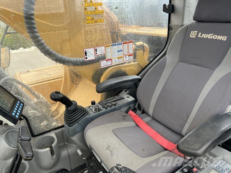 LiuGong CLG933 Crawler excavators