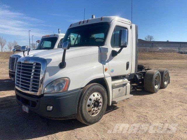 Freightliner Cascadia Prime Movers