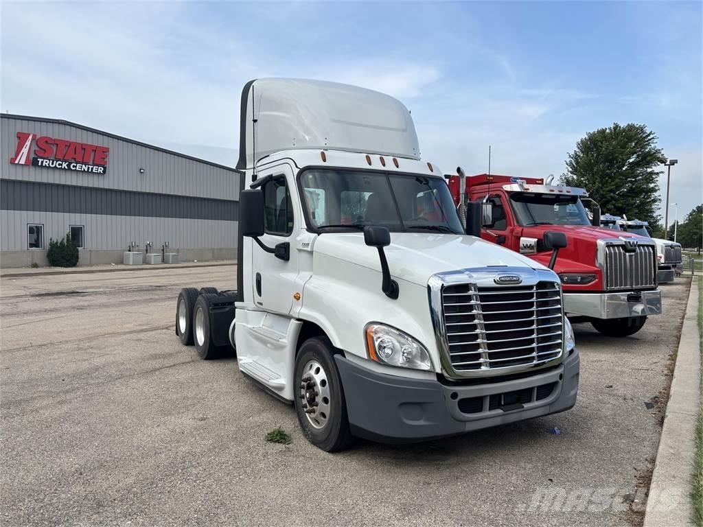 Freightliner Cascadia Prime Movers