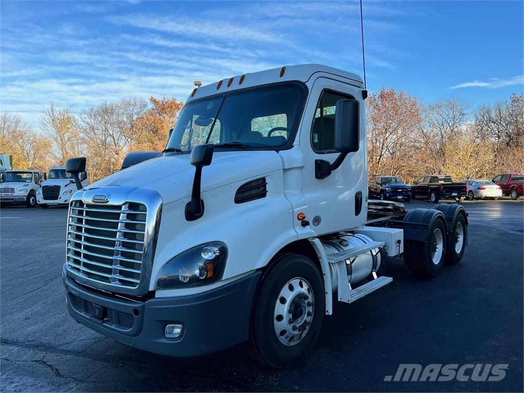 Freightliner Cascadia Prime Movers