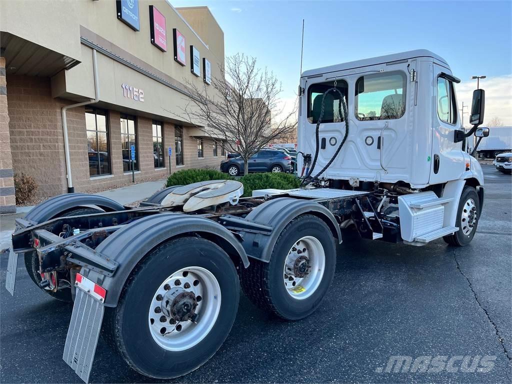 Freightliner Cascadia Prime Movers