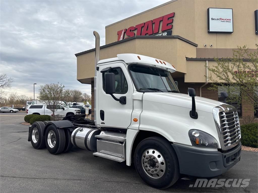 Freightliner Cascadia Prime Movers