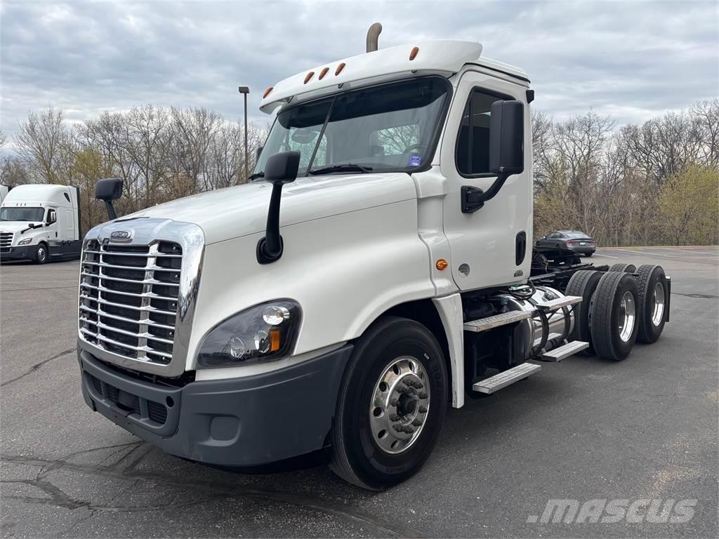 Freightliner Cascadia Prime Movers