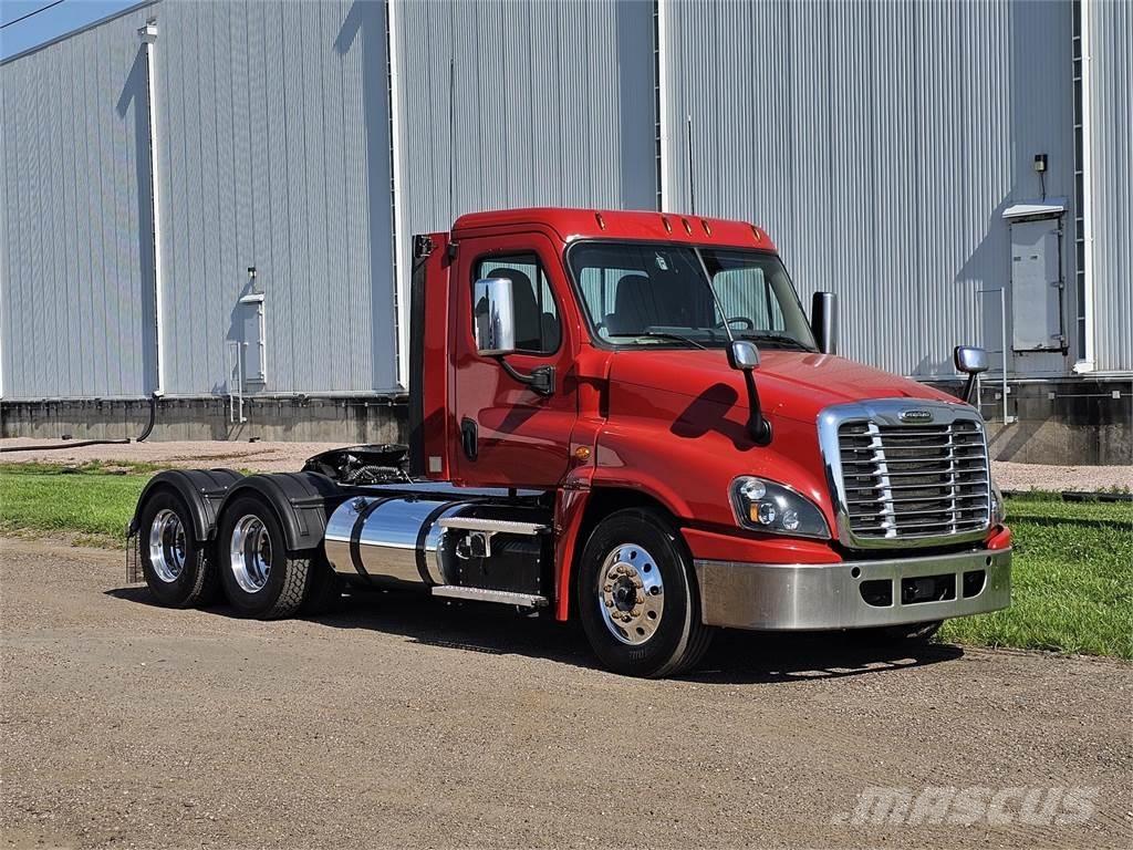 Freightliner Cascadia Prime Movers