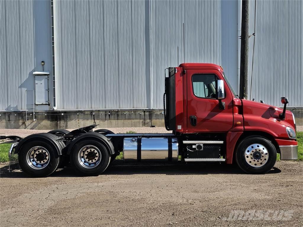 Freightliner Cascadia Prime Movers