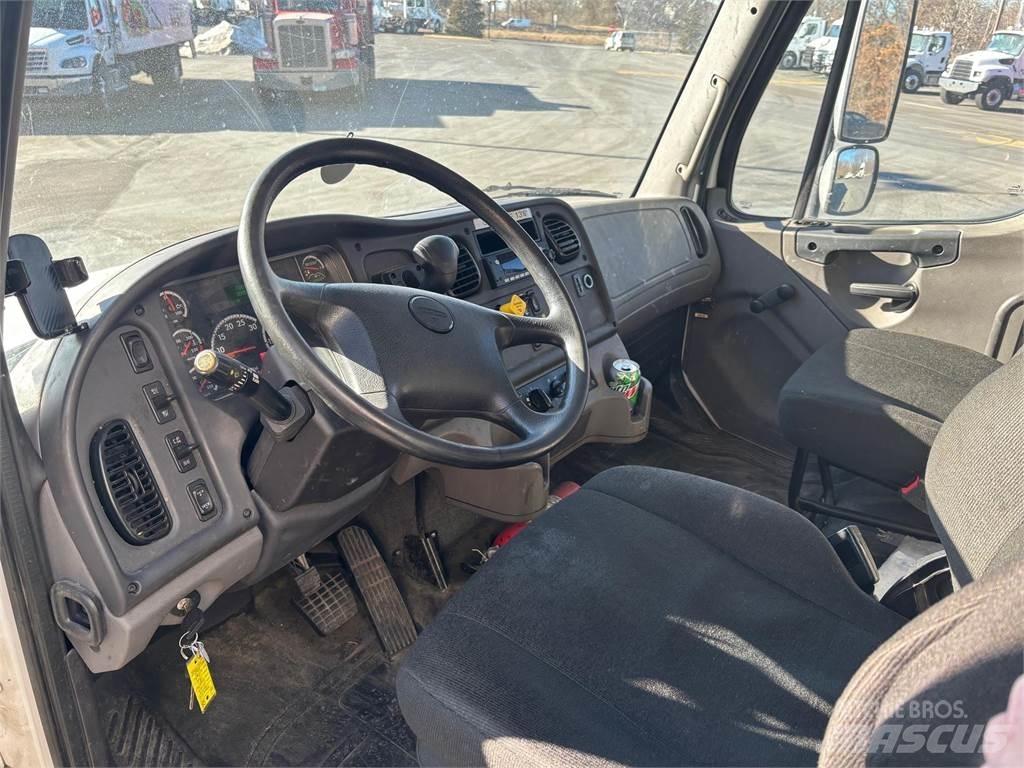 Freightliner M2 106 Box trucks
