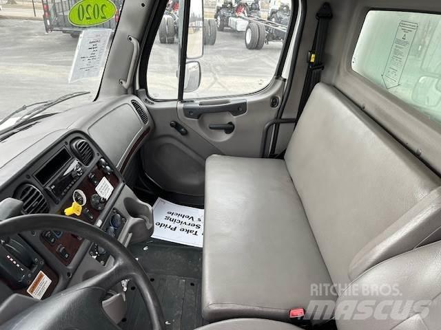 Freightliner M2106 Box trucks
