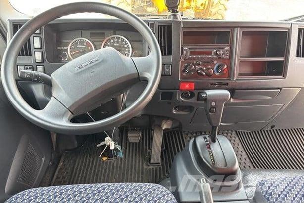 Isuzu NPR HD Box trucks