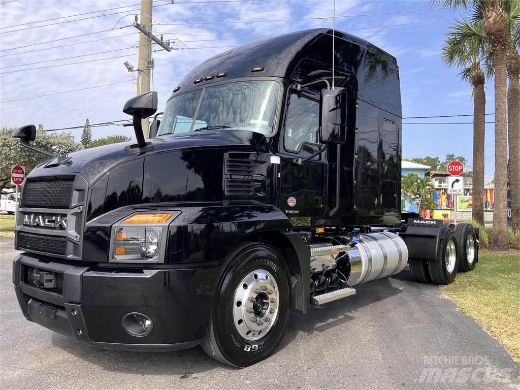 Mack AN64T Prime Movers