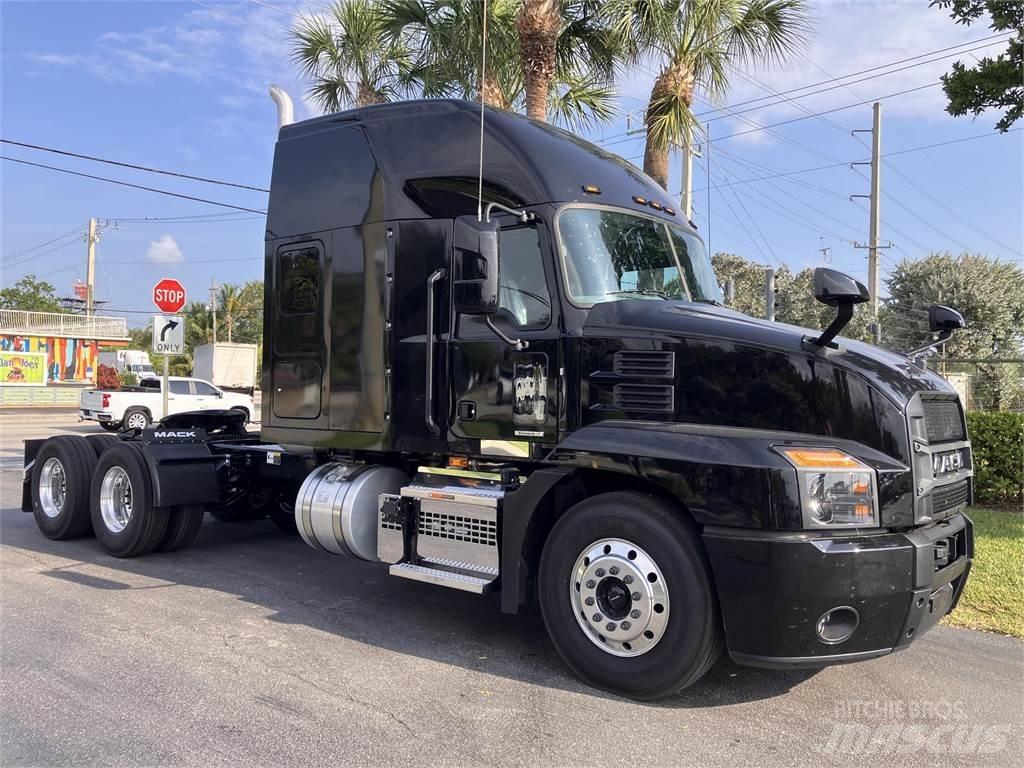 Mack AN64T Prime Movers