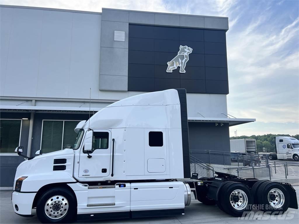 Mack AN64T Prime Movers