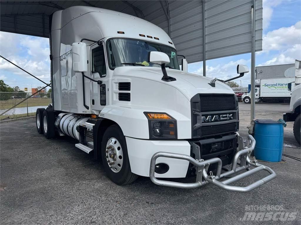 Mack AN64T Prime Movers