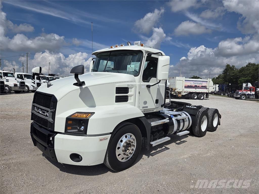 Mack AN64T Prime Movers
