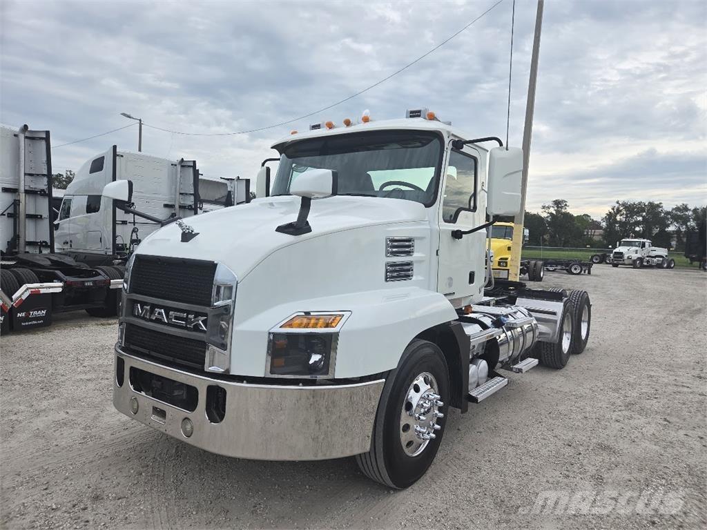 Mack AN64T Prime Movers