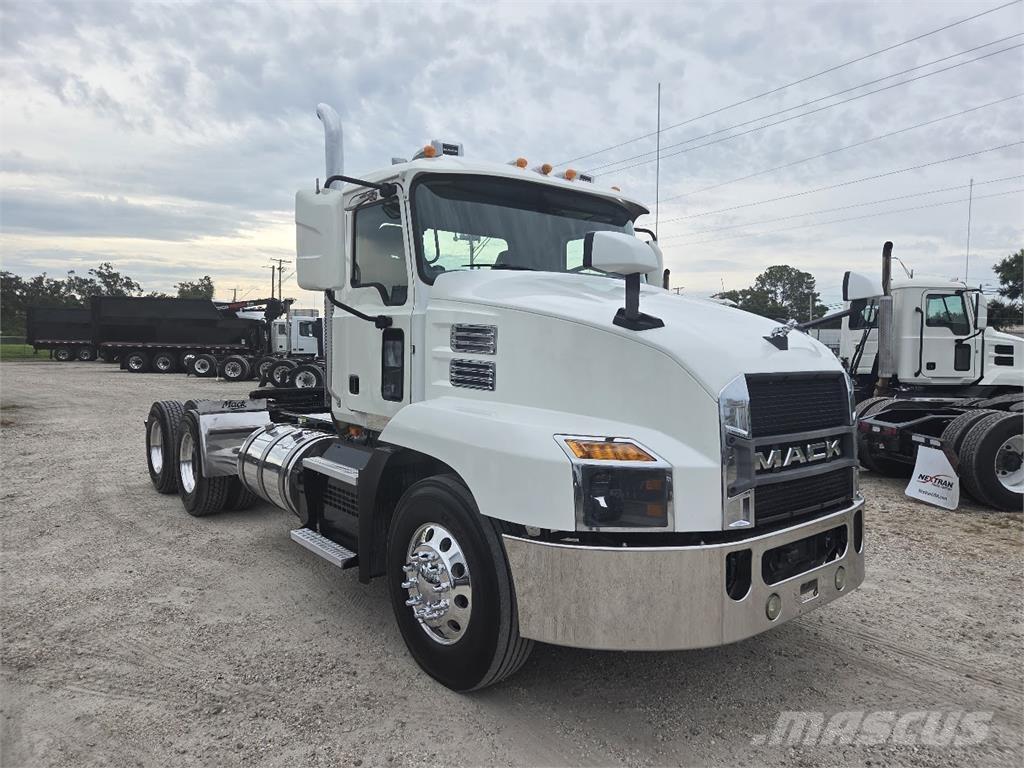 Mack AN64T Prime Movers
