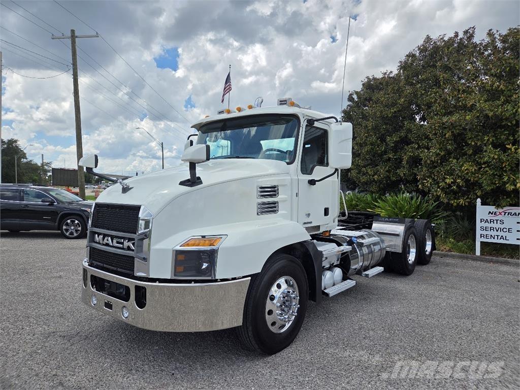 Mack AN64T Prime Movers