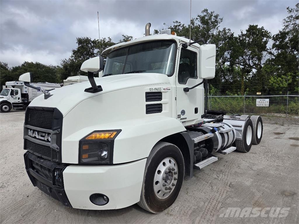 Mack AN64T Prime Movers