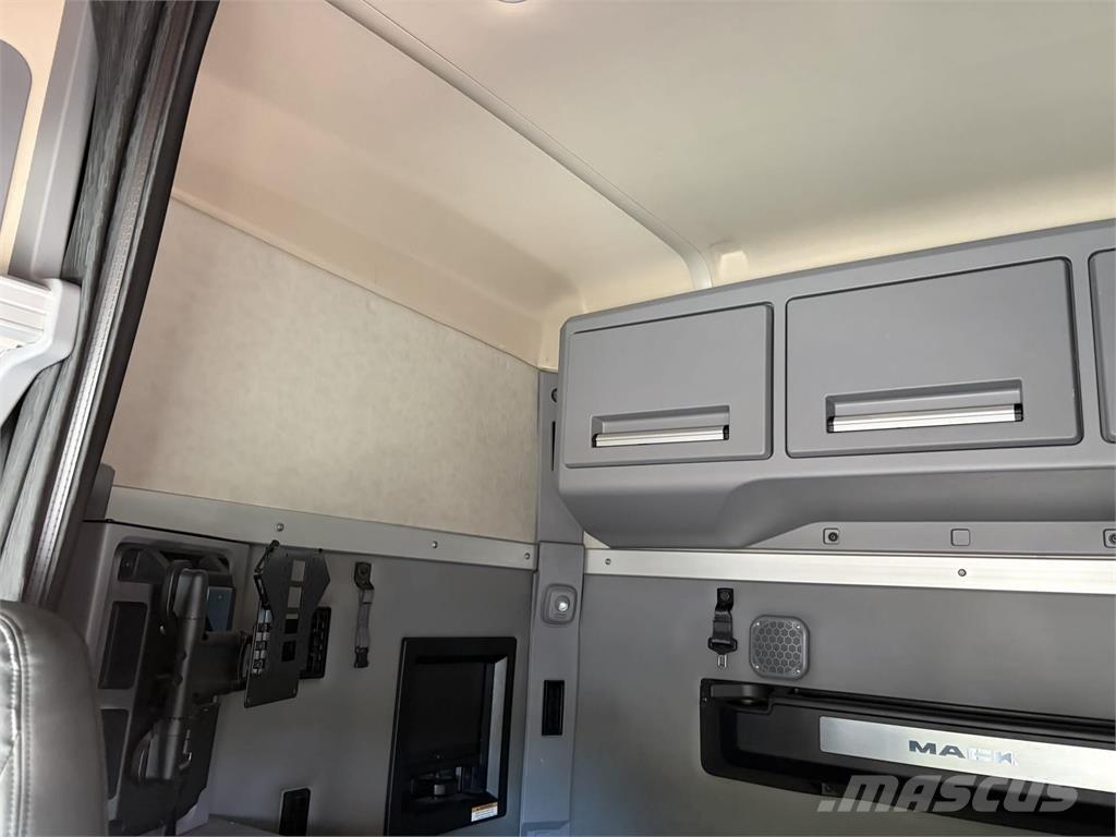 Mack AN64T Prime Movers