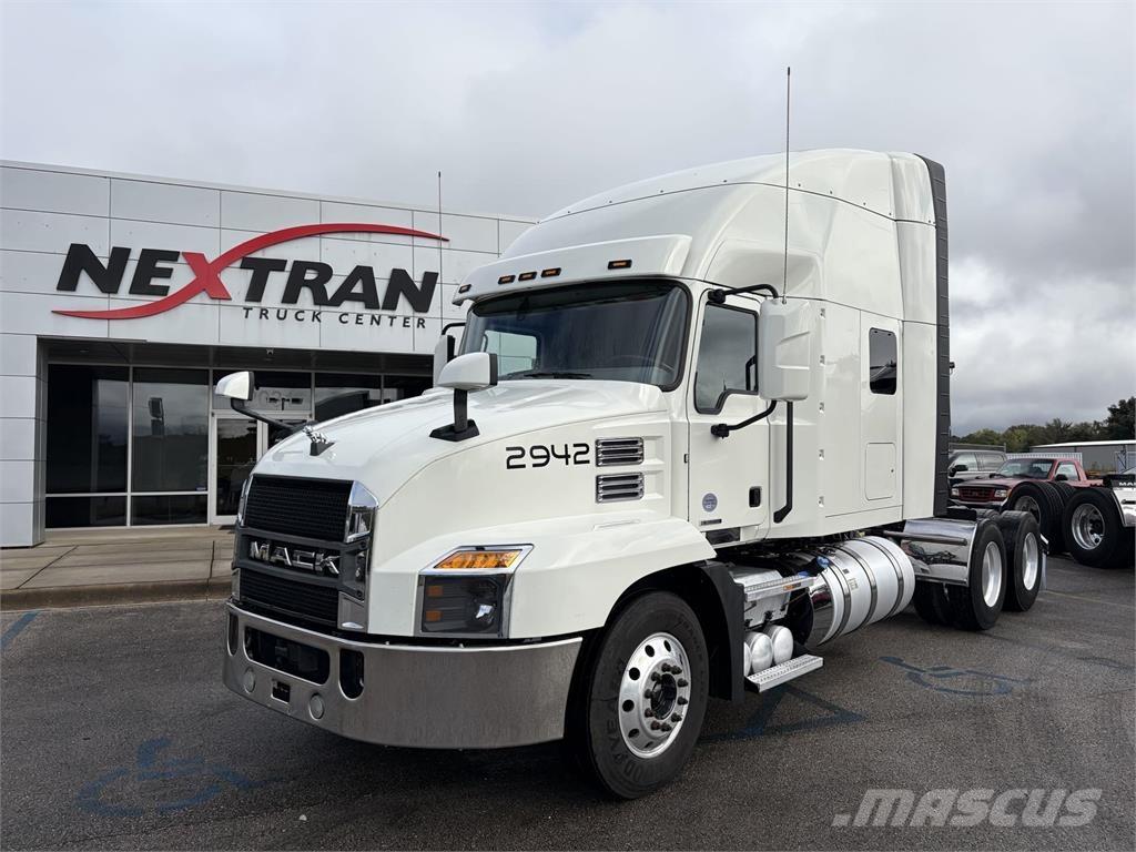 Mack AN64T Prime Movers