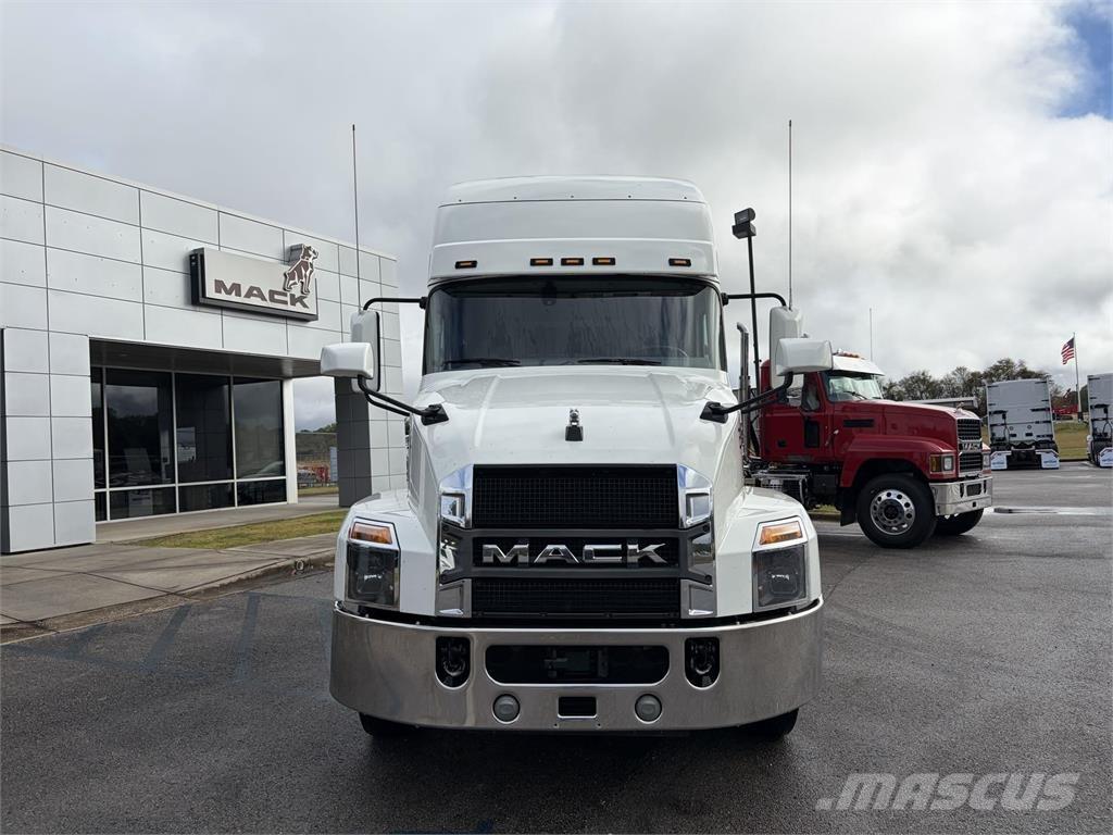 Mack AN64T Prime Movers