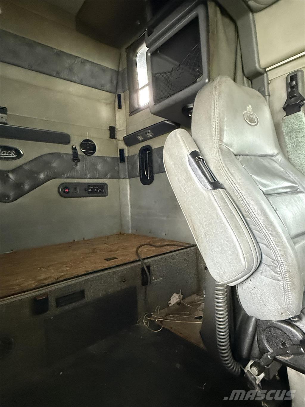 Mack CXU613 Prime Movers