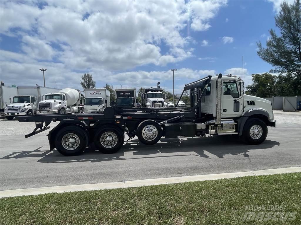 Mack GR64B Prime Movers
