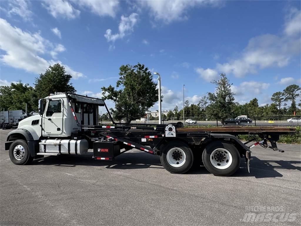 Mack GR64F Other trucks