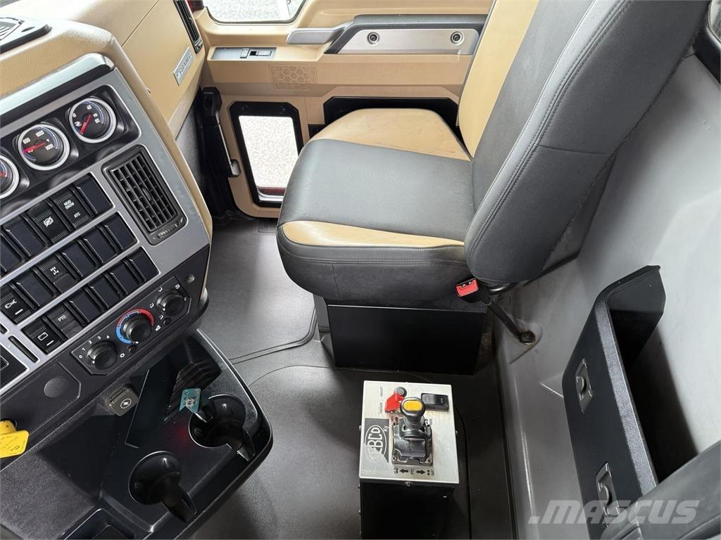 Mack GR64F Tipper trucks