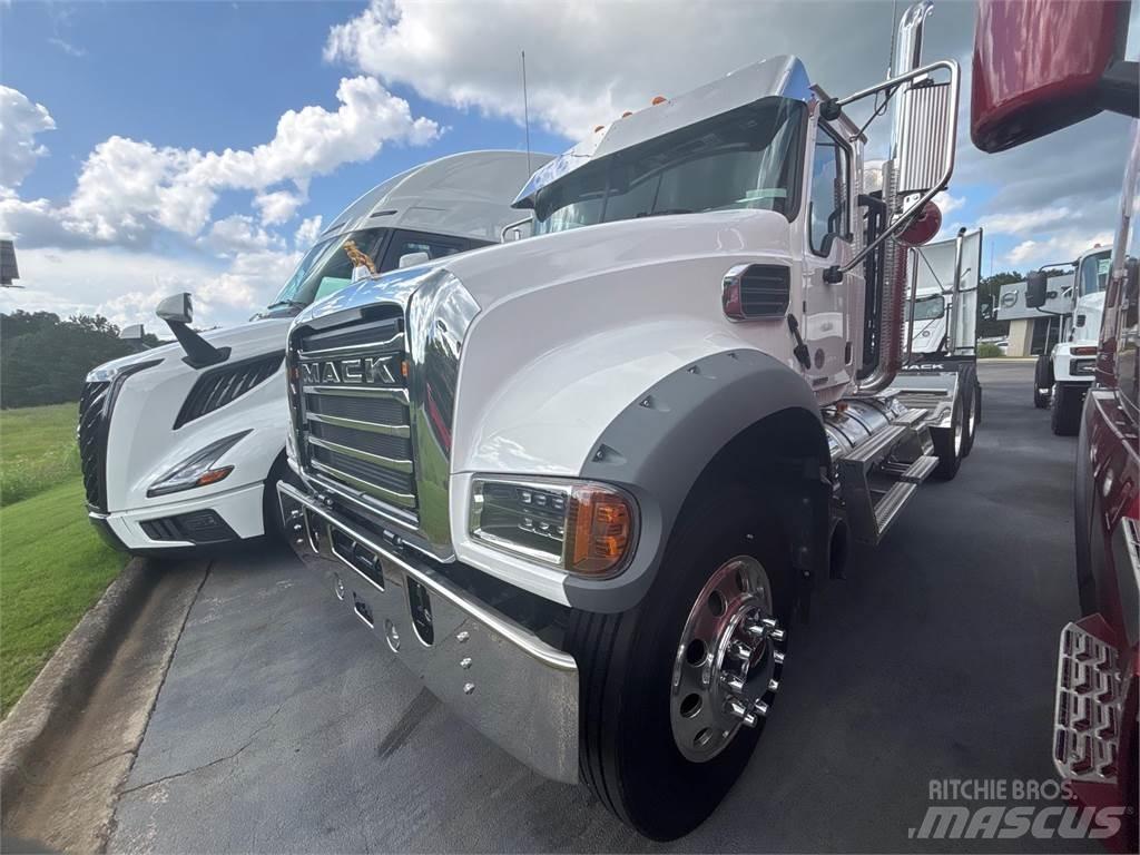 Mack GR64FT Prime Movers