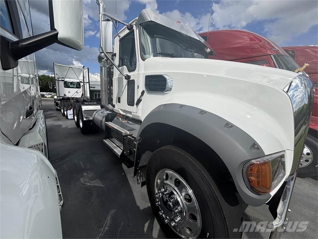 Mack GR64FT Prime Movers