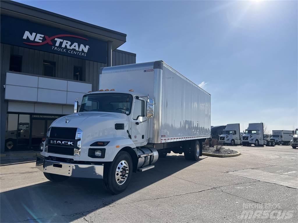 Mack MD642 Prime Movers
