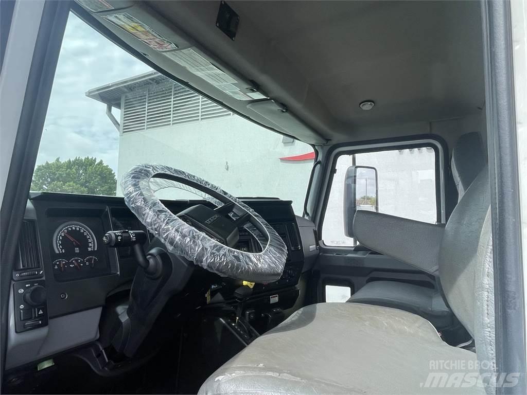 Mack MD642 Chassis Cab trucks